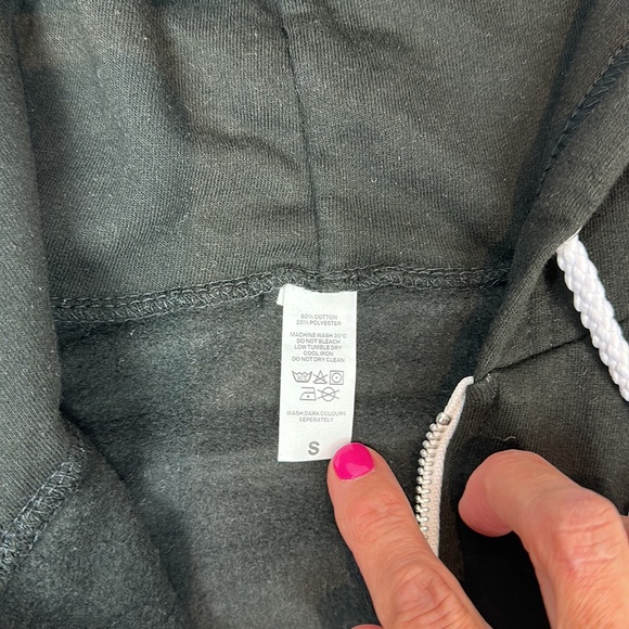 Just Strong cropped hoodie - Picture 2 of 3